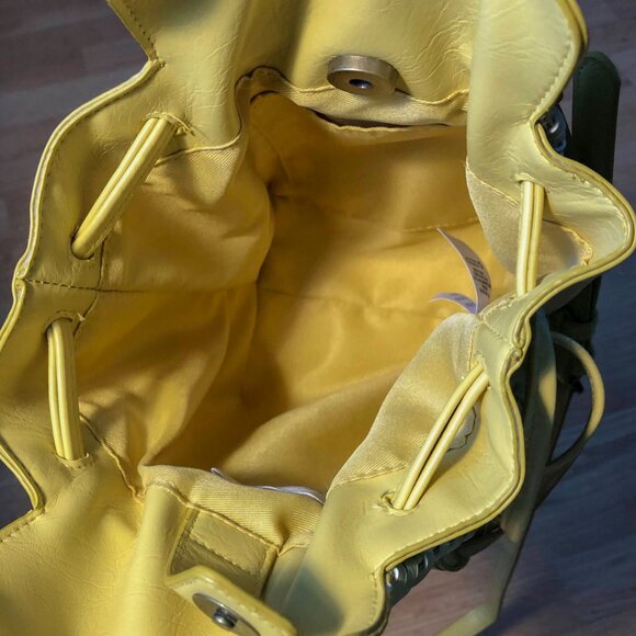 UNIVERSAL THREAD Drawstring Crossbody Bag Yellow - Picture 7 of 9